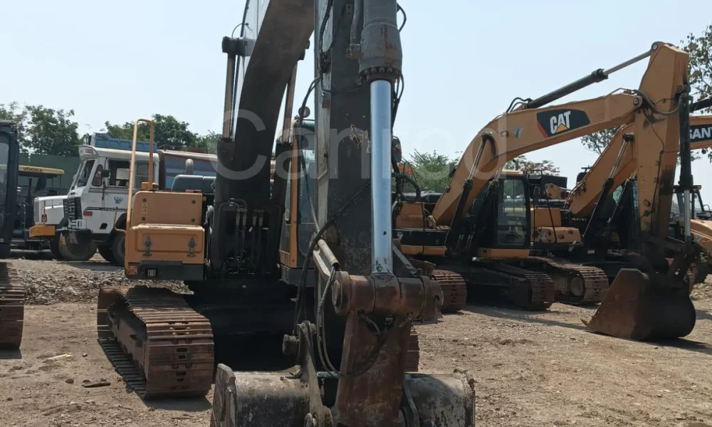 Volvo EC210B Excavator
